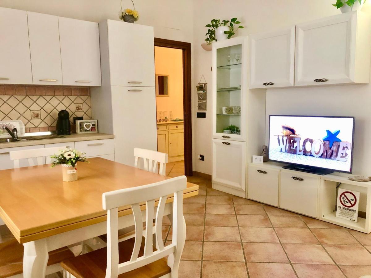 Presso La Maison De Gioel Usufruirai Di Un Appartamento Indipendente Dotato Di Uso Cucina E Lavatrice Arredato In Maniera Funzionale Situato In Ottima Posizione Vicino A Supermercati Caffetterie Pasticcerie Bar Pizzerie E Tanti Altri Servizi Olbia Exterior foto